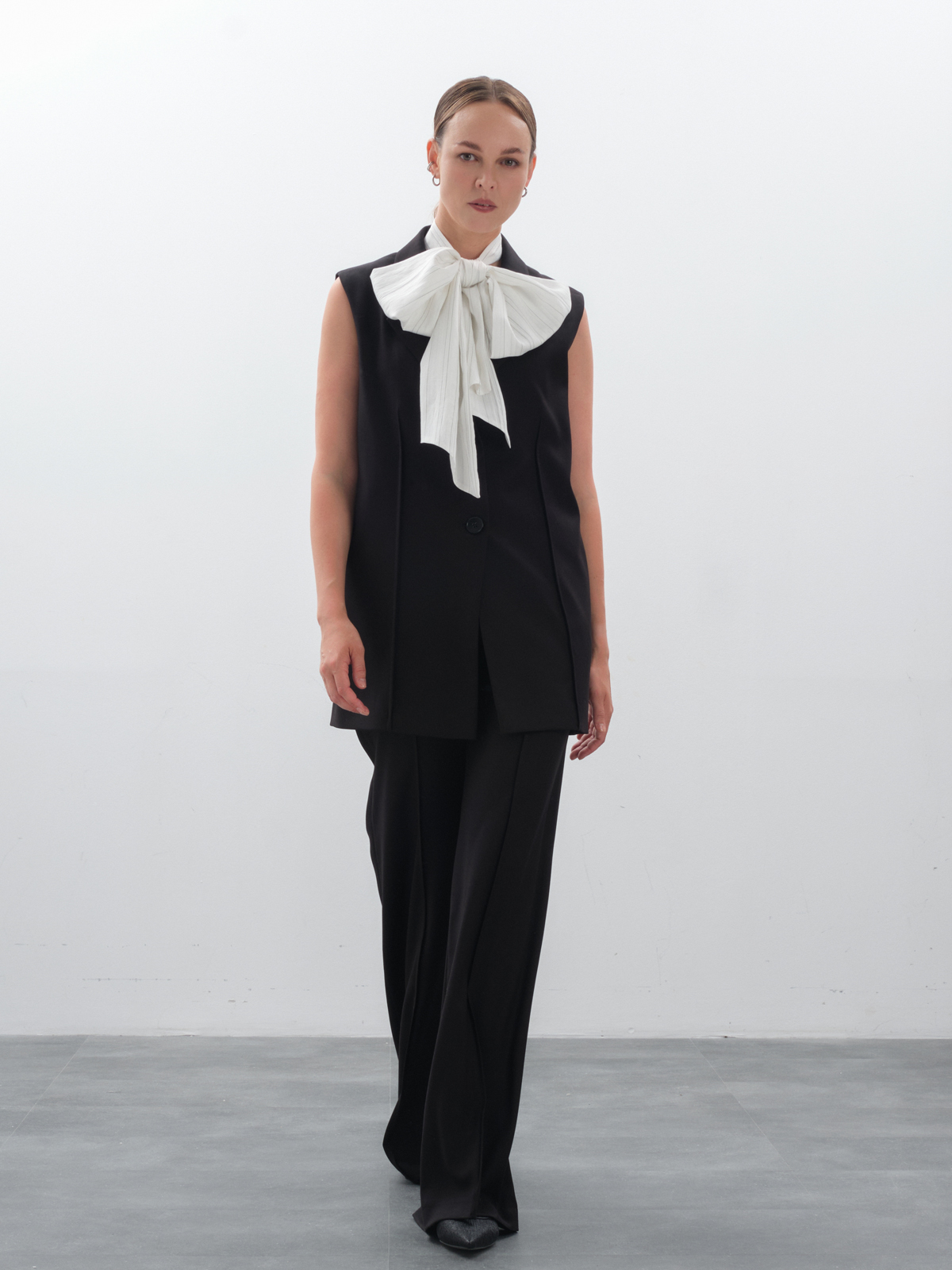 Расклешенные брюки со стрелками workflow