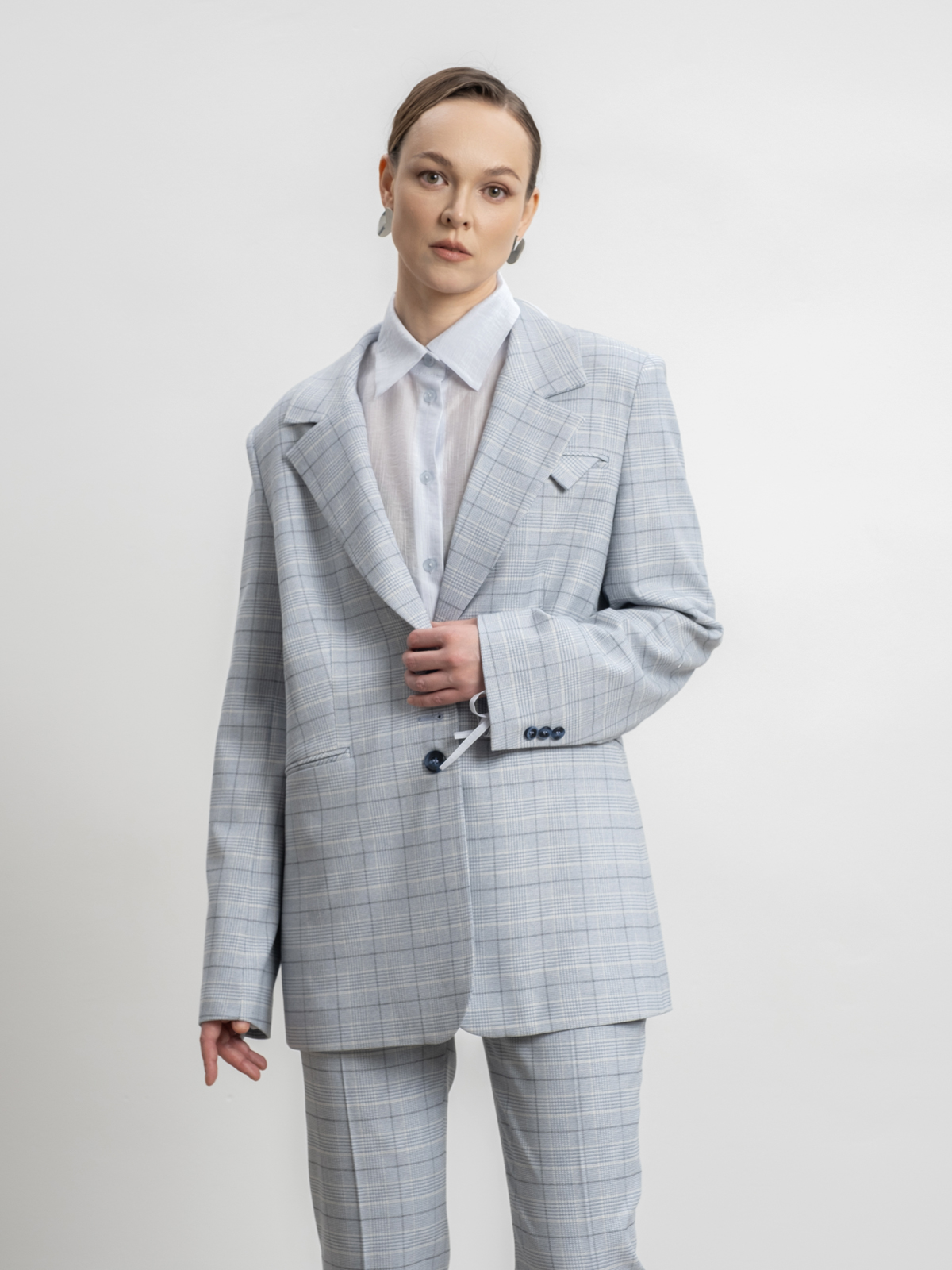 Голубой жакет в клетку