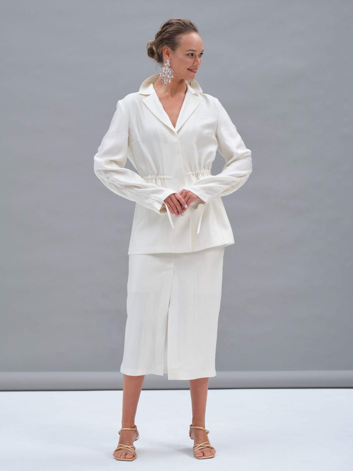 Белая прямая юбка Aurora