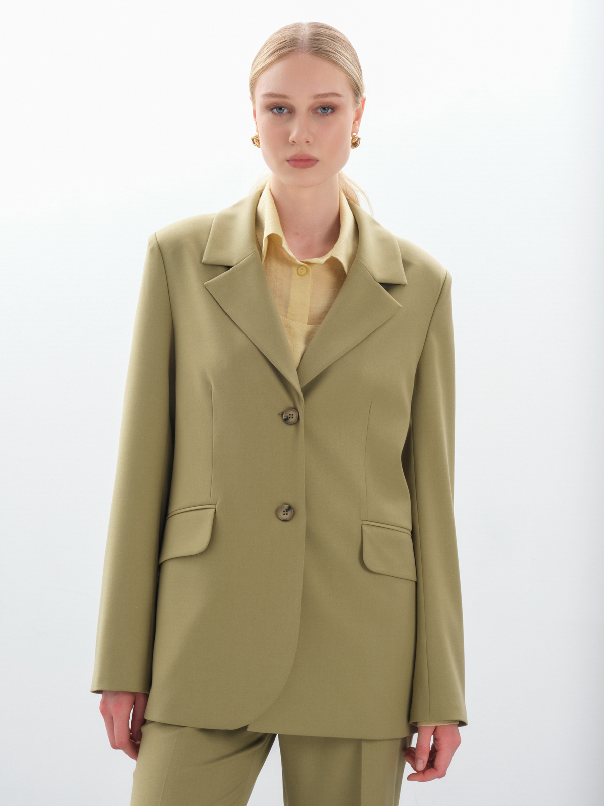 женский пиджак оверсайз, удлиненный женский жакет, купить женский пиджак, модный женский пиджак, пиджак в стиле кэжуал, офисный женский пиджак, пиджак оверсайз хаки, женский пиджак прямого кроя, оливковый жакет женский, пиджак в мужском стиле женский, удлиненный однобортный жакет, зеленый пиджак женский, деловой пиджак женский, купить пиджак оверсайз женский оливковый, с чем носить пиджак оверсайз зеленый, свободный жакет женский, пиджак под джинсы женский, женский костюмный пиджак, блейзер женский удлиненный, фисташковый пиджак женский, пиджак как у хейли бибер