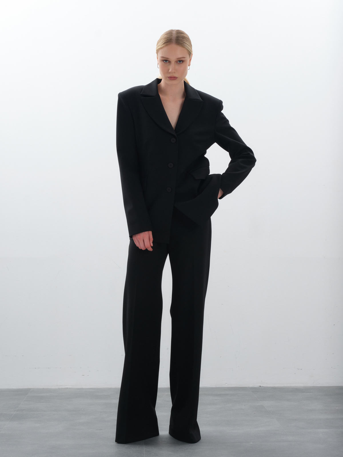 Расклешенные брюки black swan