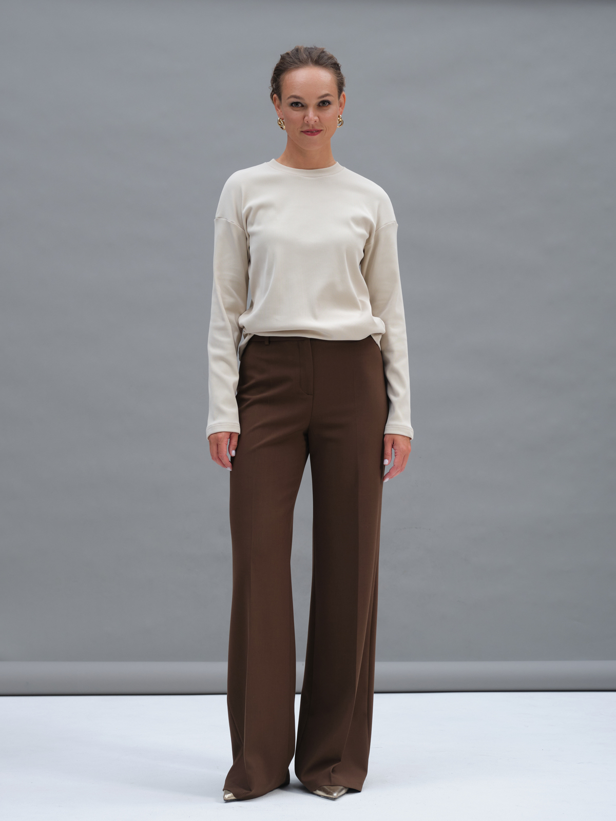 Бежевый утепленный лонгслив в рубчик