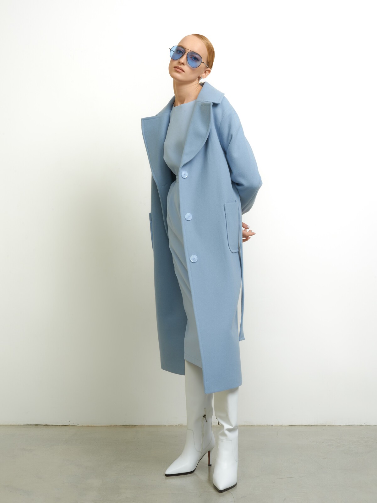 Голубое пальто-халат