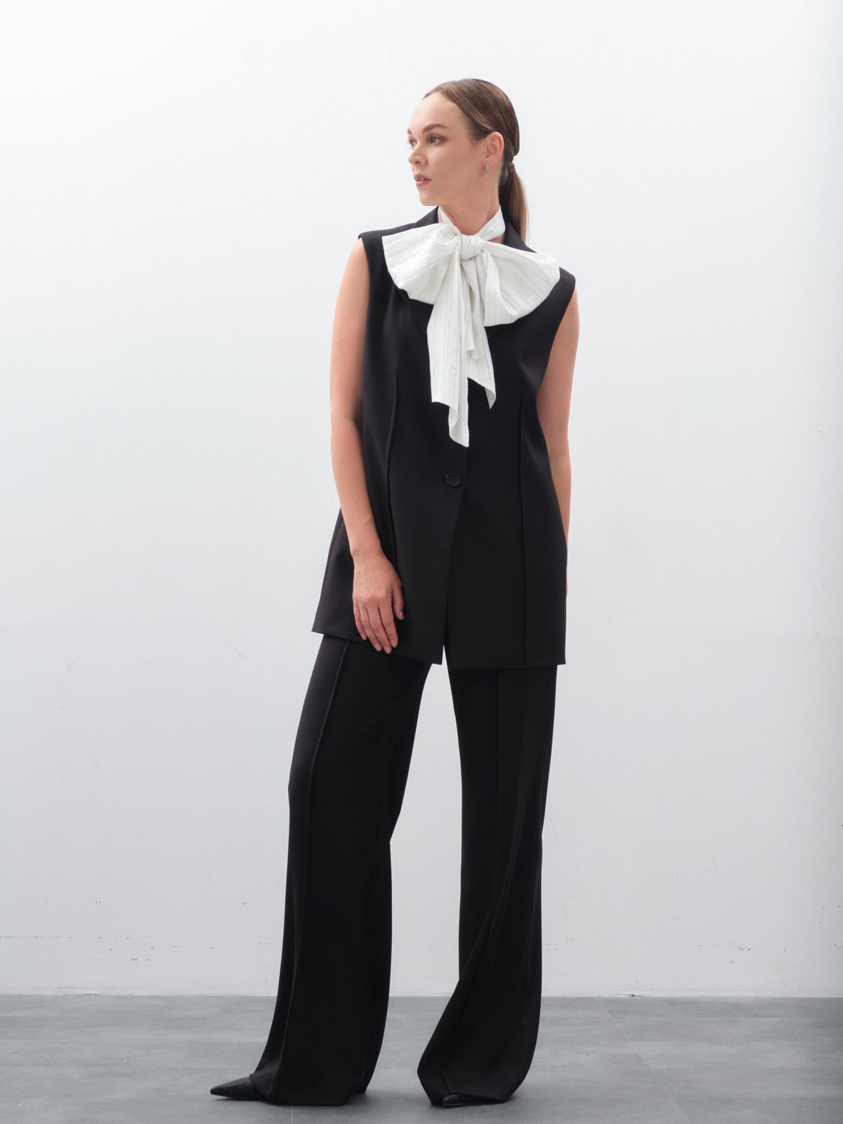 Расклешенные брюки со стрелками workflow