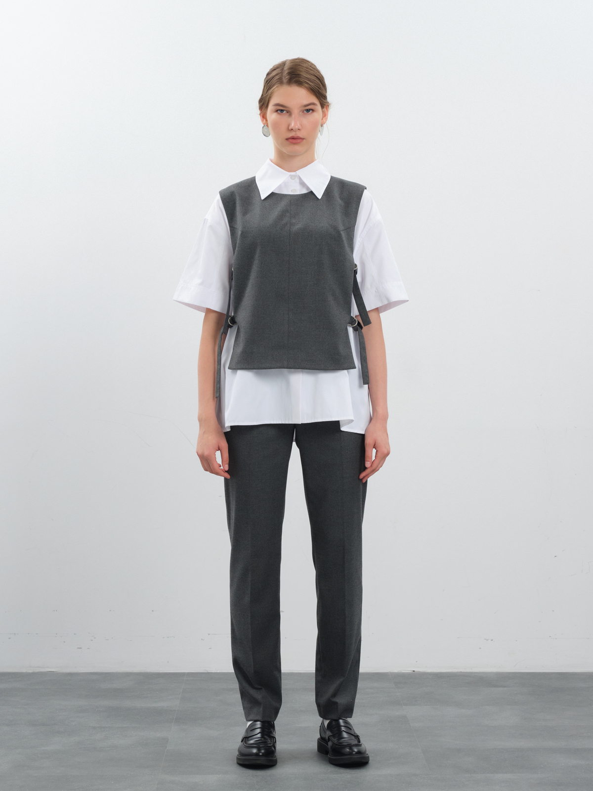 Жилет с поясами на кольцах