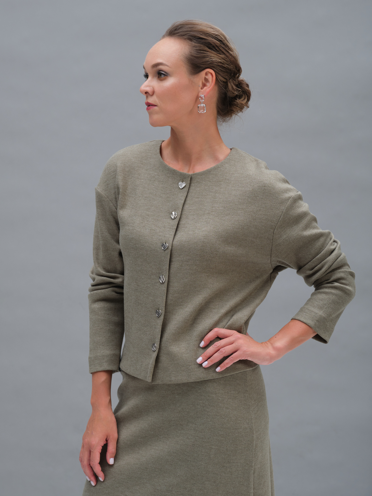 Оливковый трикотажный жакет