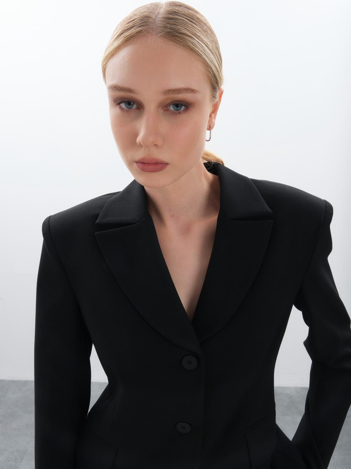 Черный силуэтный жакет black swan