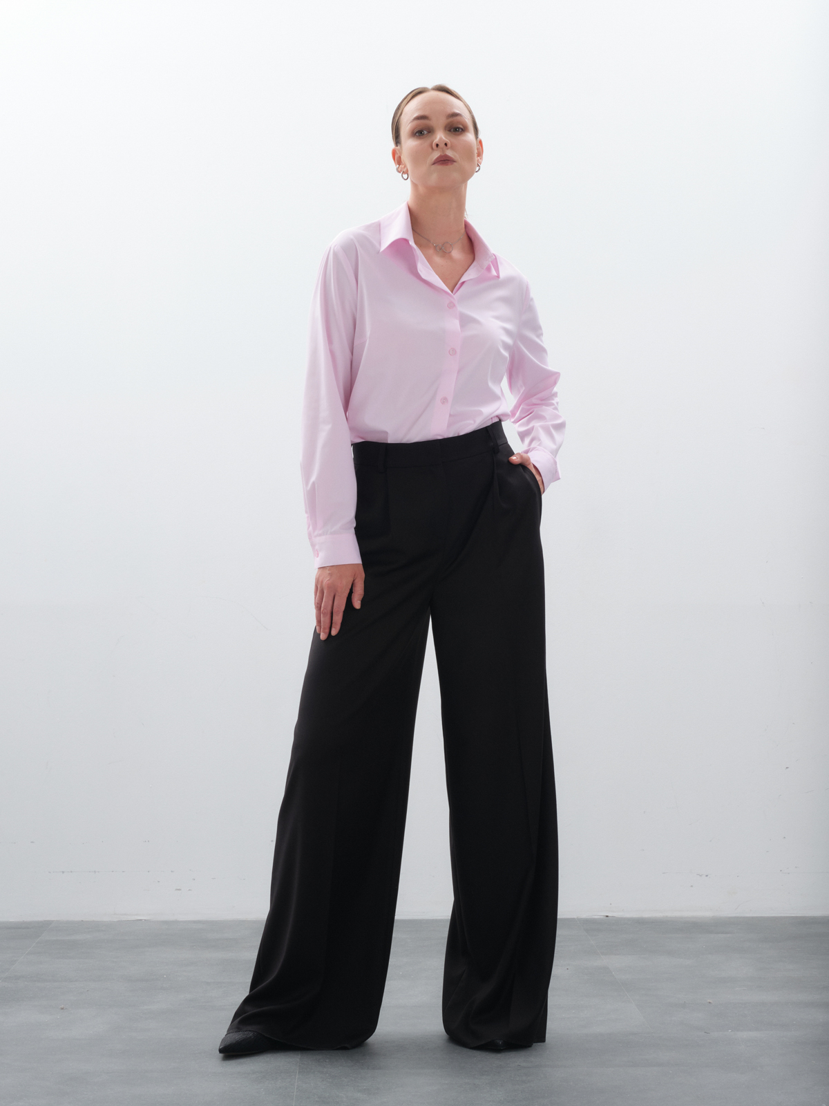 Широкие базовые черные брюки