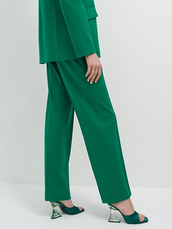 Зеленые трикотажные брюки