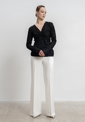 Молочные расклешенные брюки