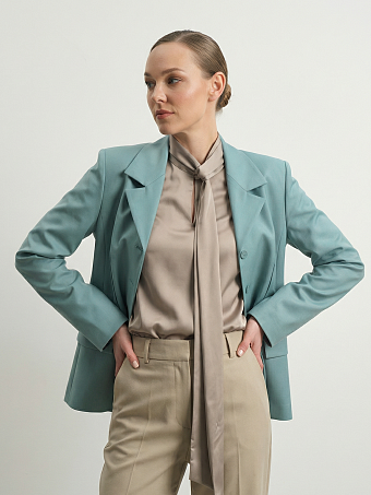 Мятный жакет с поясом