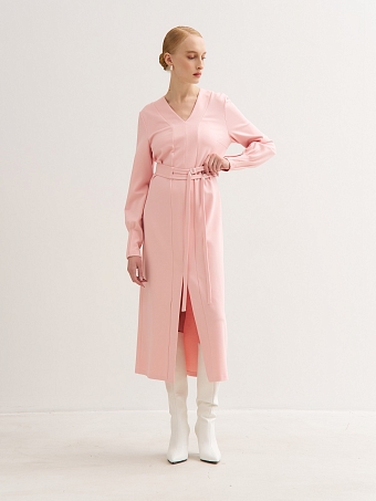 Розовое платье с поясом на кольцах